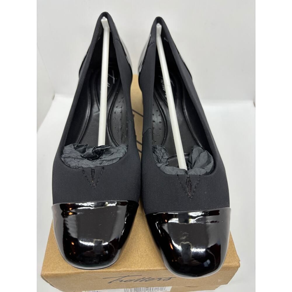 NIB Trotters DAISY Black Micro Loafer Patent T2053-101 6.5 M Low Heel Slip-On